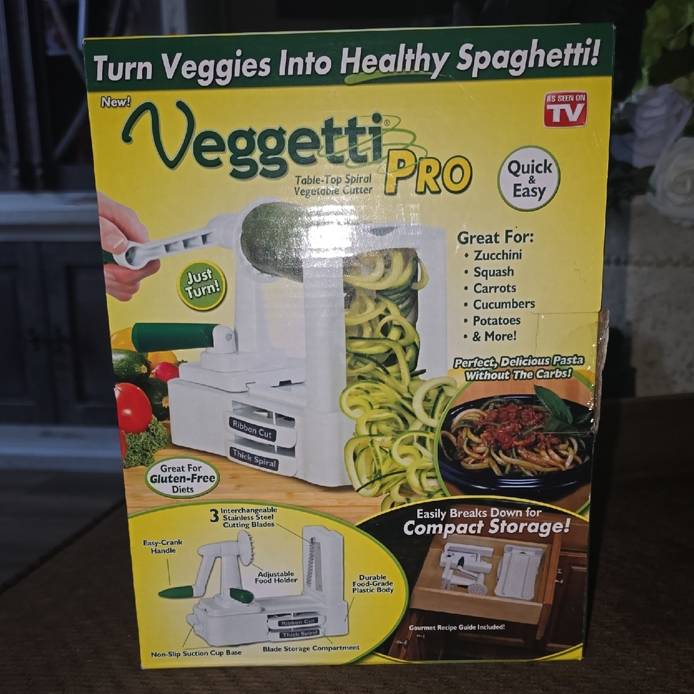 Pro Table-Top Spiral Vegetable Cutter - White